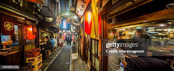 shinjuku, omoide yokocho - tokyo prefecture stockfoto's en -beelden