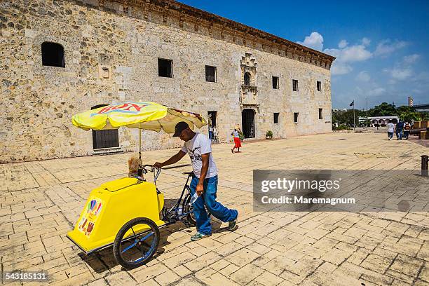 ice-cream seller near museum de las casas reales - museum of ice cream stock-fotos und bilder