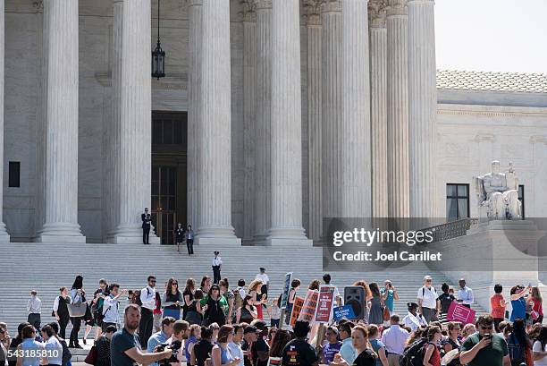 pro-choice supporters outside the u.s. supreme court - abortion protest stock pictures, royalty-free photos & images