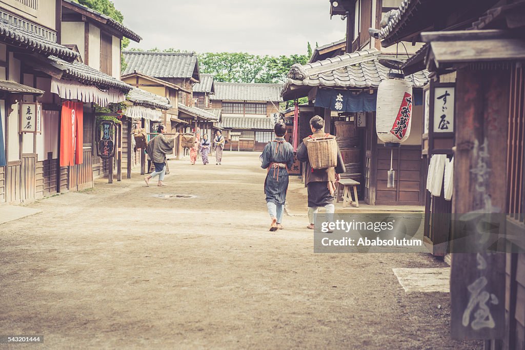 人の伝統的な衣装の江戸の町、京都,日本