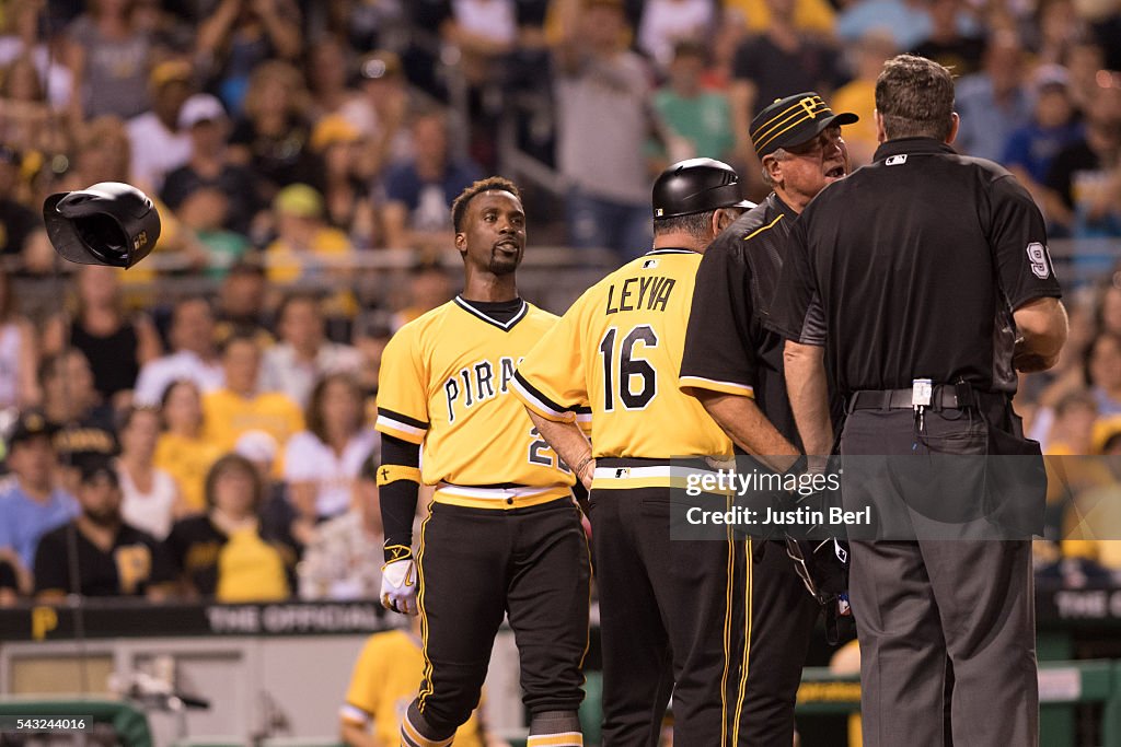 Los Angeles Dodgers v Pittsburgh Pirates