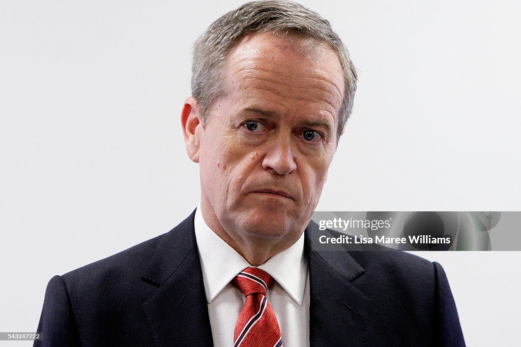 Bill Shorten Campaigns In Melbourne As Labor Falls Behind In Latest Polls