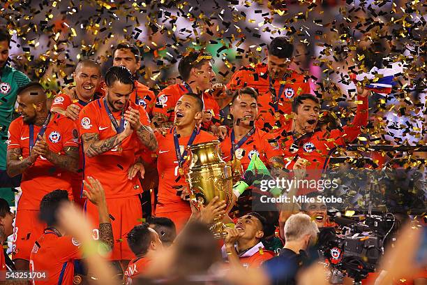 Chile celebrates after defeating Argentina to win the Copa America Centenario Championship match at MetLife Stadium on June 26, 2016 in East...