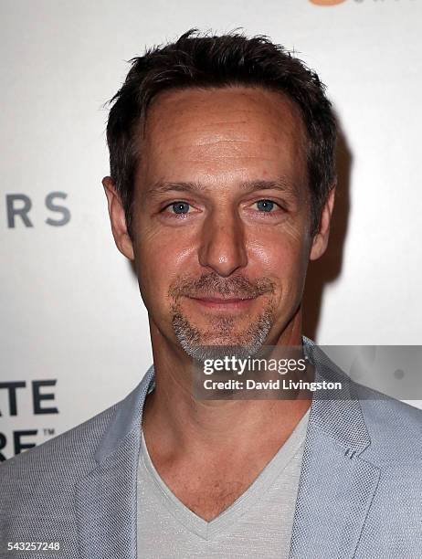 Chris Rob Christopher Rob Bowen Photos and Premium High Res Pictures - Getty Images