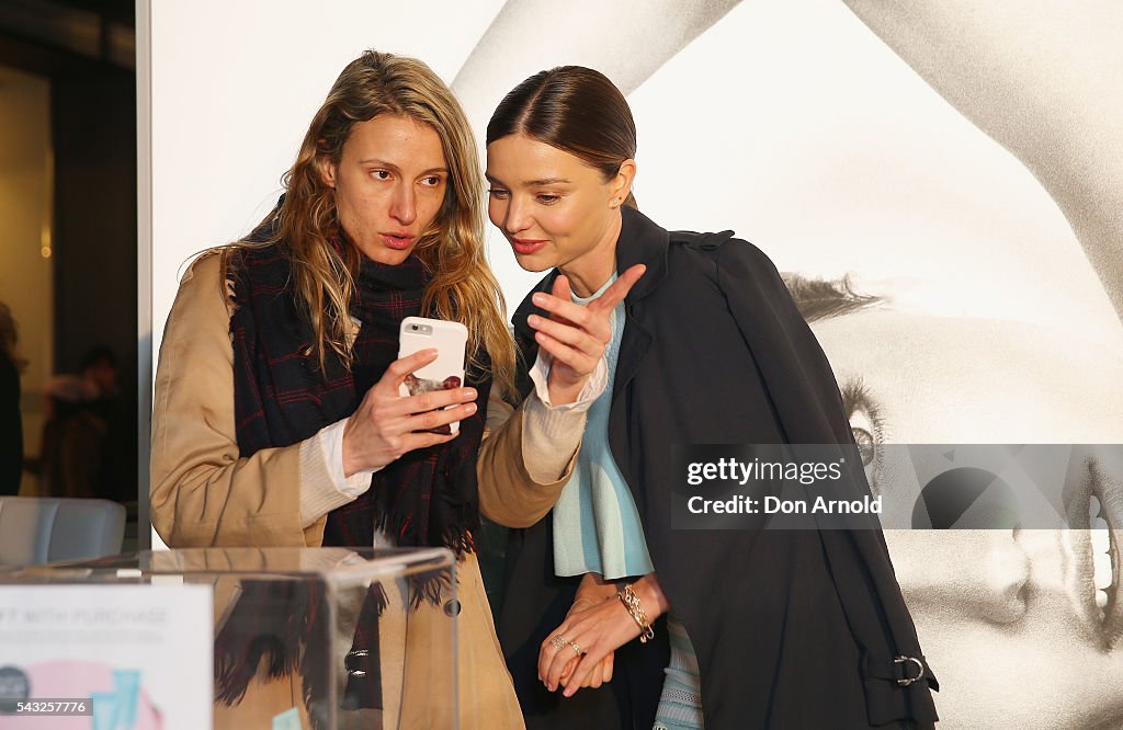 Miranda Kerr Greets Fans At Westfield Sydney