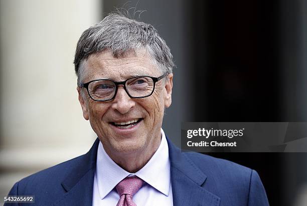 French President Receives Bill Gates at ELysee Palace in Paris, Fotografía de noticias