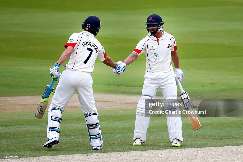 Middlesex v Lancashire - Specsavers County Championship: Division One