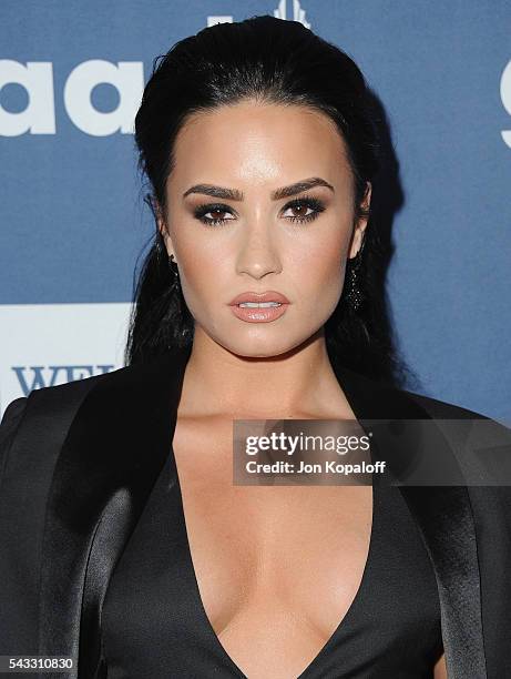 Singer Demi Lovato arrives at the 27th Annual GLAAD Media Awards at The Beverly Hilton Hotel on April 2, 2016 in Beverly Hills, California.