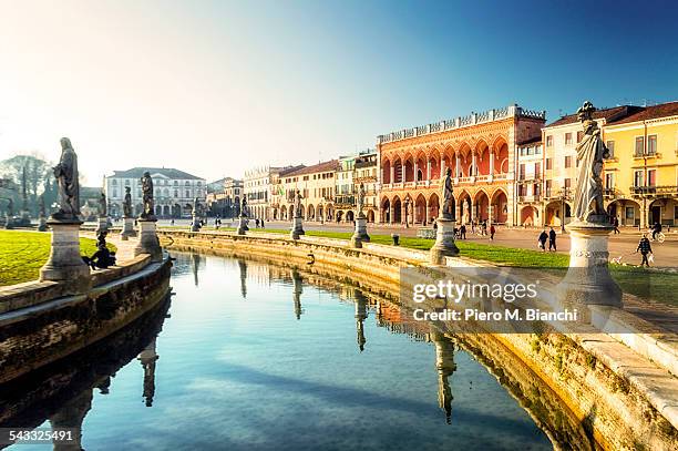 prato della valle, padova, italy - pádua imagens e fotografias de stock