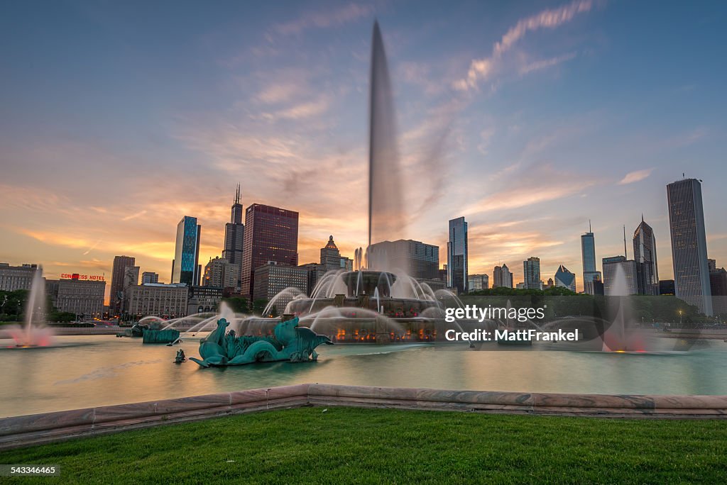 USA, Illinois, Chicago skyline at sunset