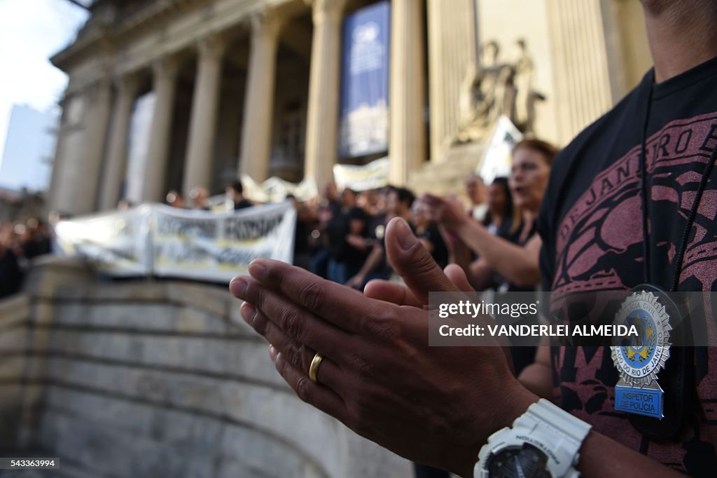 BRAZIL-POLICE-PROTEST