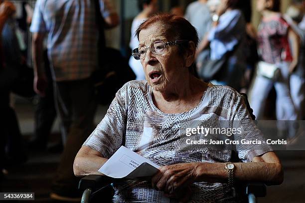 Woman waiting for voting, during the Spain Election day on June 26, 2016 in Barcelona, Spain.