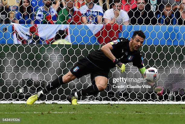 Gianluigi Buffon of Italy in action during the UEFA EURO 2016 round of 16 match between Italy and Spain at Stade de France on June 27, 2016 in Paris,...