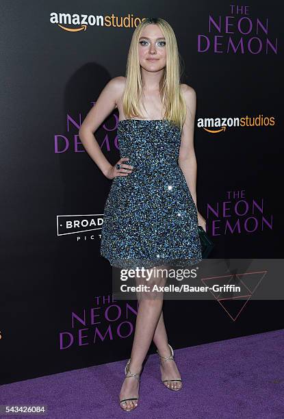 Actress Dakota Fanning arrives at the premiere of Amazon's 'The Neon Demon' at ArcLight Cinemas Cinerama Dome on June 14, 2016 in Hollywood,...