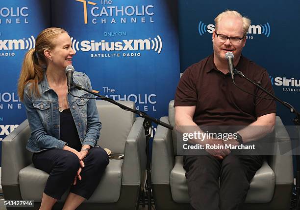 Jeannie Gaffigan and Jim Gaffigan visit SiriusXM Townhall at SiriusXM Studio on June 28, 2016 in New York City.