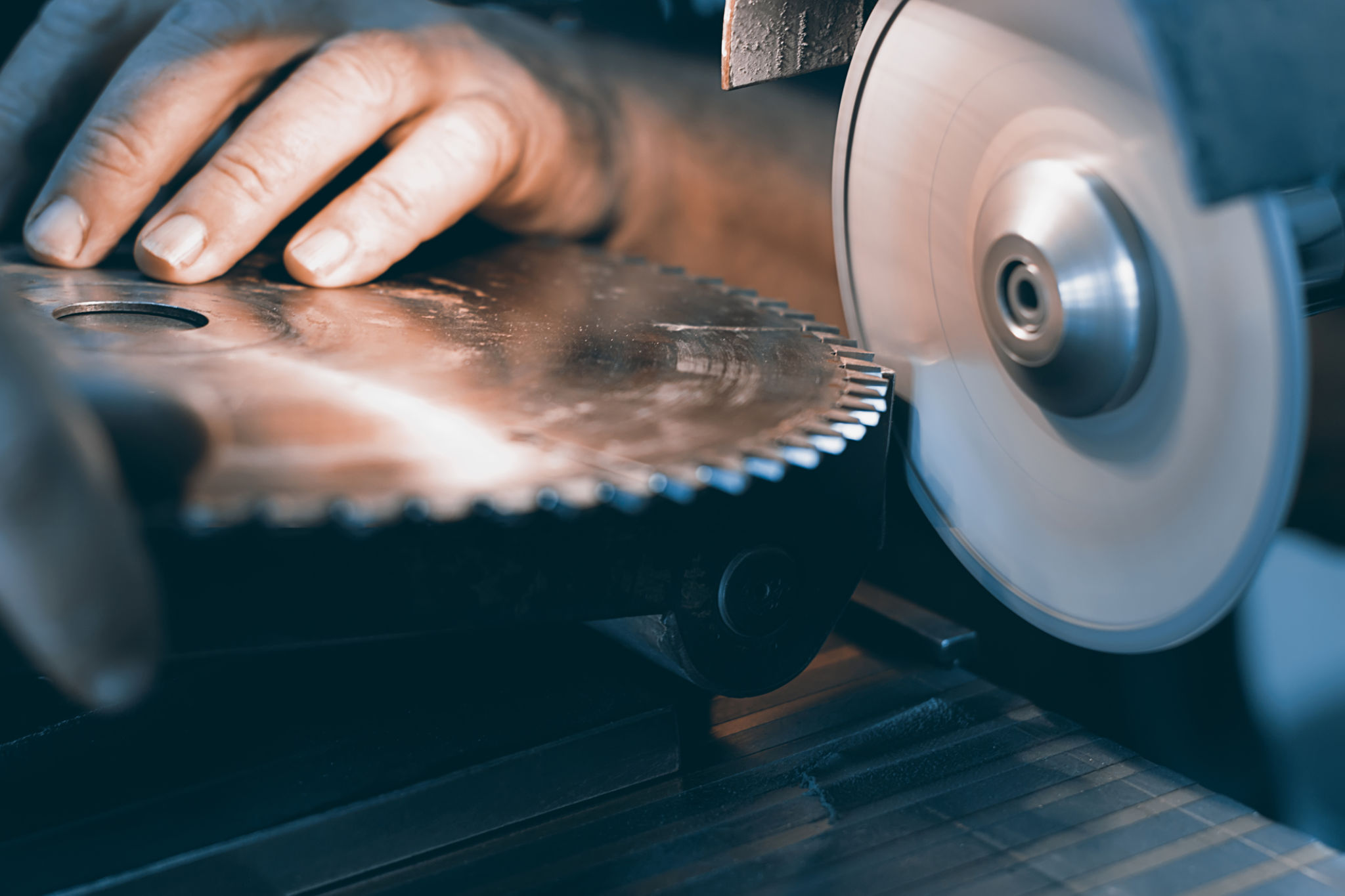 blade sharpening process