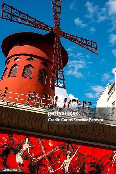 molin rouge - moulin rouge fotografías e imágenes de stock