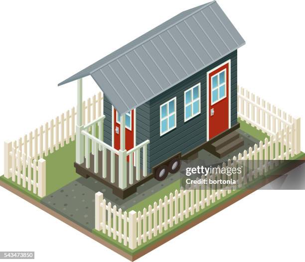 kleines isometrische haus-symbol mit garten und gartenzaun - paved yard stock-grafiken, -clipart, -cartoons und -symbole