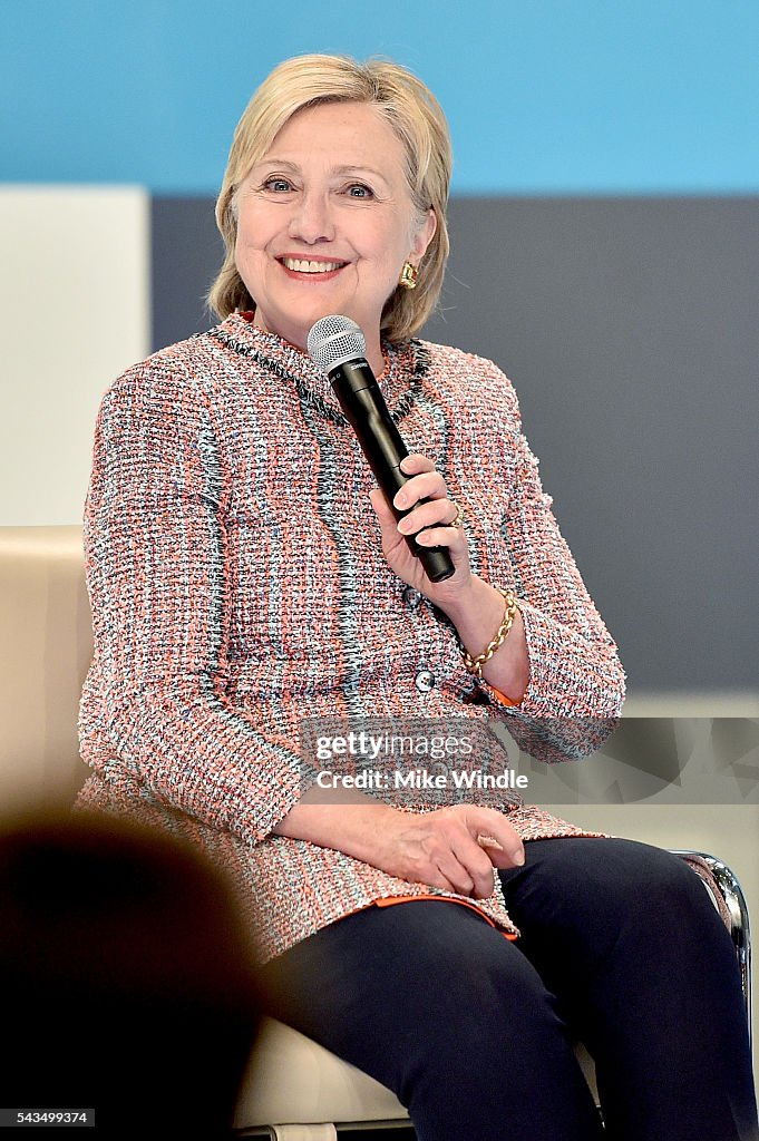 Beautycon Media Curates The First Digital Content Creator Town Hall With Hillary Clinton