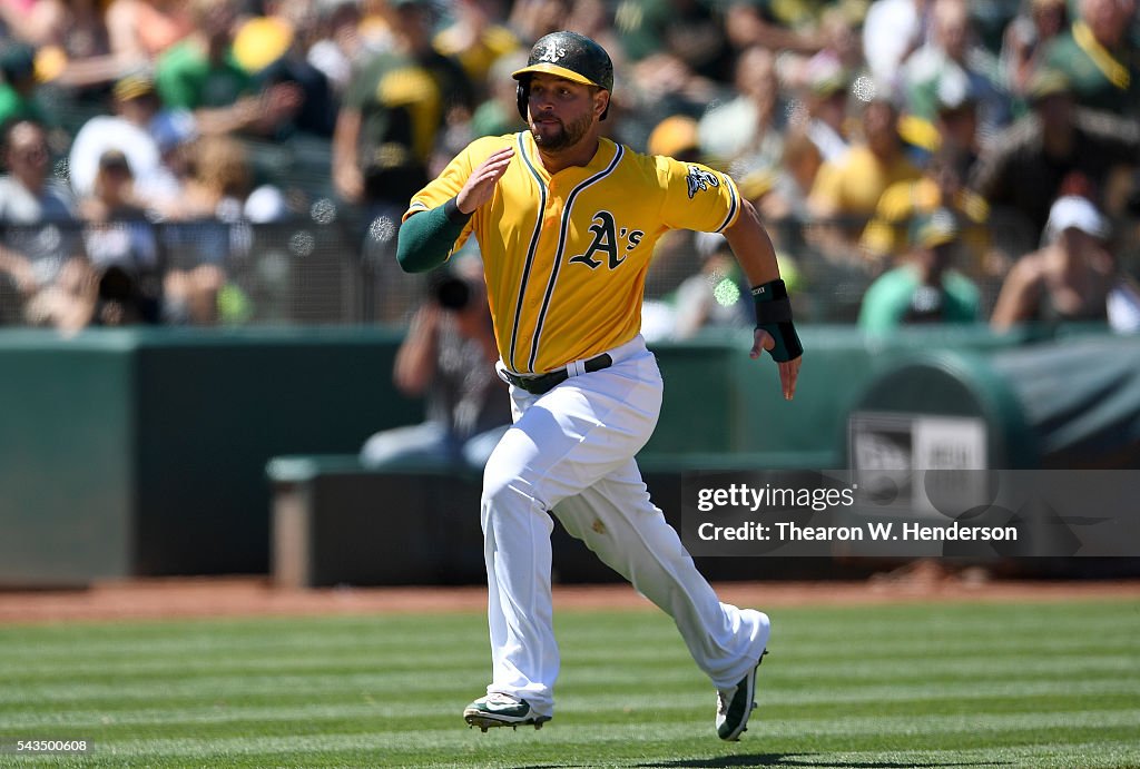 Milwaukee Brewers v Oakland Athletics