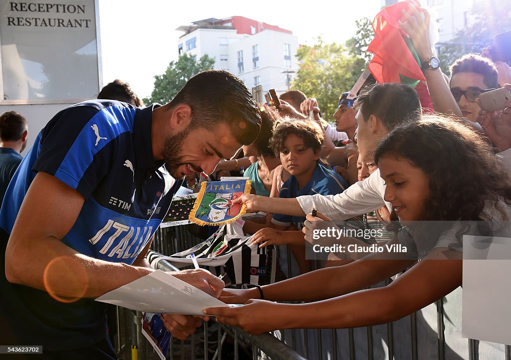 Italy Autograph Session