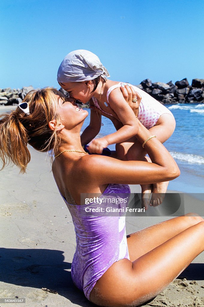 Catherine Fulop With Her Daughter.