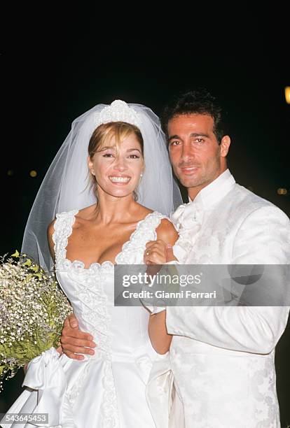 The Venezuelan actress and model Catherine Fulop the day of her wedding with Osvaldo Sabatini, 5th April 1998, Buenos Aires, Argentina. .