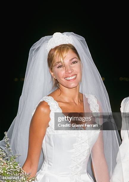 The Venezuelan actress and model Catherine Fulop the day of her wedding with Osvaldo Sabatini, 5th April 1998, Buenos Aires, Argentina..