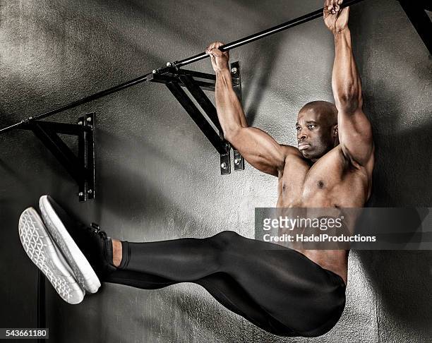 96 Hanging Sit Ups Stock Photos, High-Res Pictures, and Images - Getty  Images