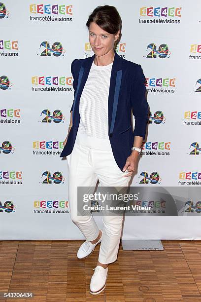 Carole Gaessler attends the 'Rendez-vous du 29' Photocall at France Television on June 29, 2016 in Paris, France.