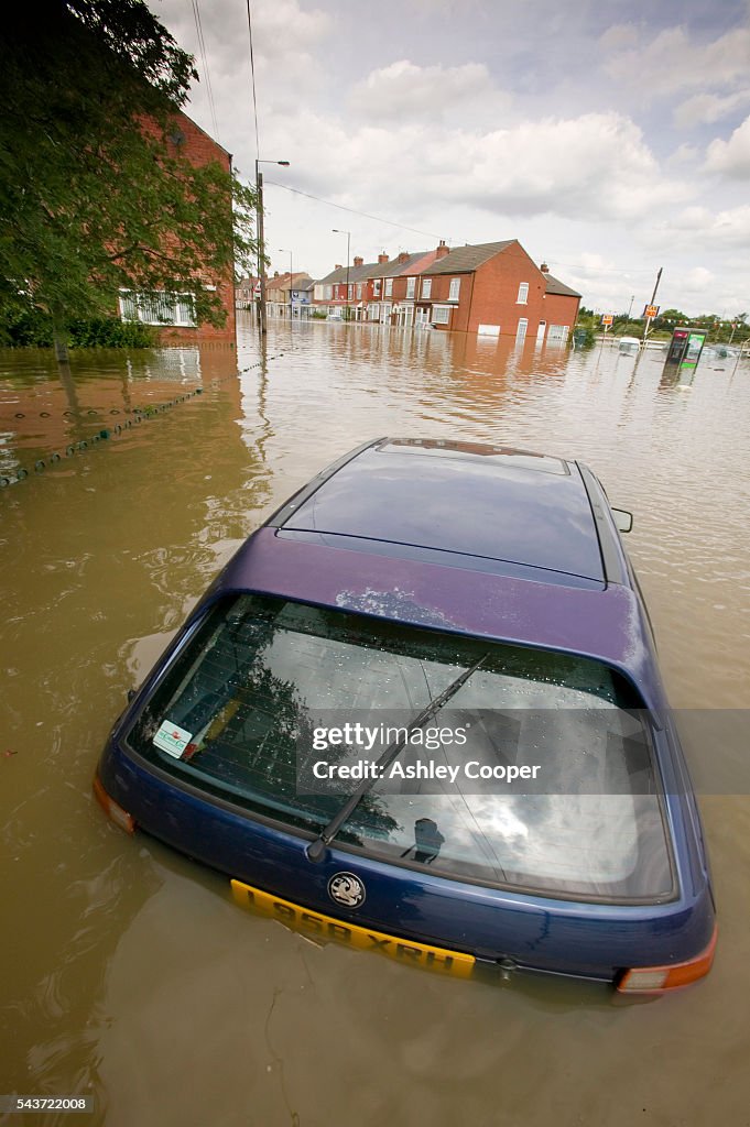 UK - Weather - Flooding in Toll Bar near Doncaster