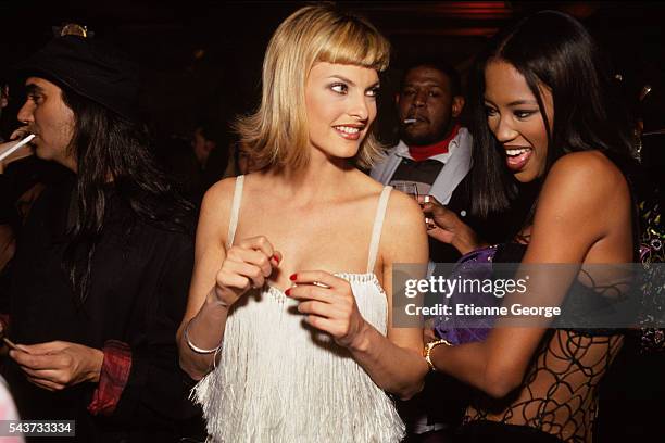 Super models Linda Evangelista and Naomi Campbell and actor Forest Whitaker on the set of the film Pret-a-Porter , directed by American director...