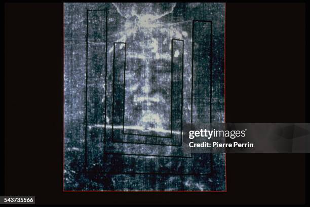 NEW DISCOVERY ABOUT THE TURIN SHROUD