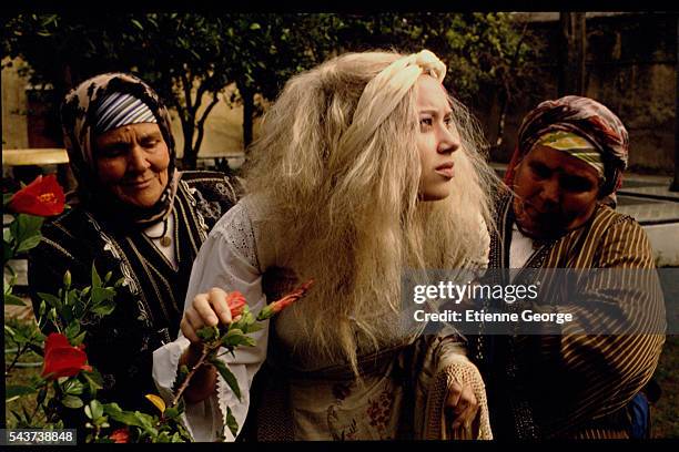 Actress Carmen Chaplin and x on the set of the film directed by Nicolas Klotz "La Nuit sacrée" based on the Tahar Ben Jelloun novel of the same name.