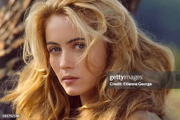 French actress Emmanuelle Beart on the set of "Manon des Sources" , directed by French director, screenwriter and producer Claude Berri. Emmanuelle...