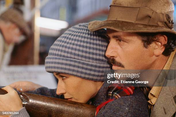French actors Marlène Jobert and Victor Lanoux on the set of "Une sale affaire" directed by Alain Bonnot.
