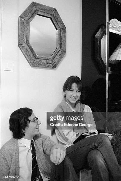 French actors Nathalie Baye and Christian Clavier on the set of the film "Je vais craquer!!!", based on comic book cartoonist Gerard Lauzier's comic...