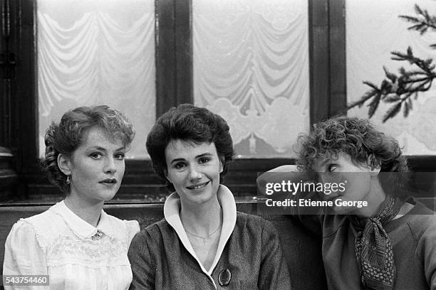 French actresses Isabelle Huppert and Miou-Miou with French director Diane Kurys on the set of Kurys' film Coup de Foudre , based on Olivier Cohen's...