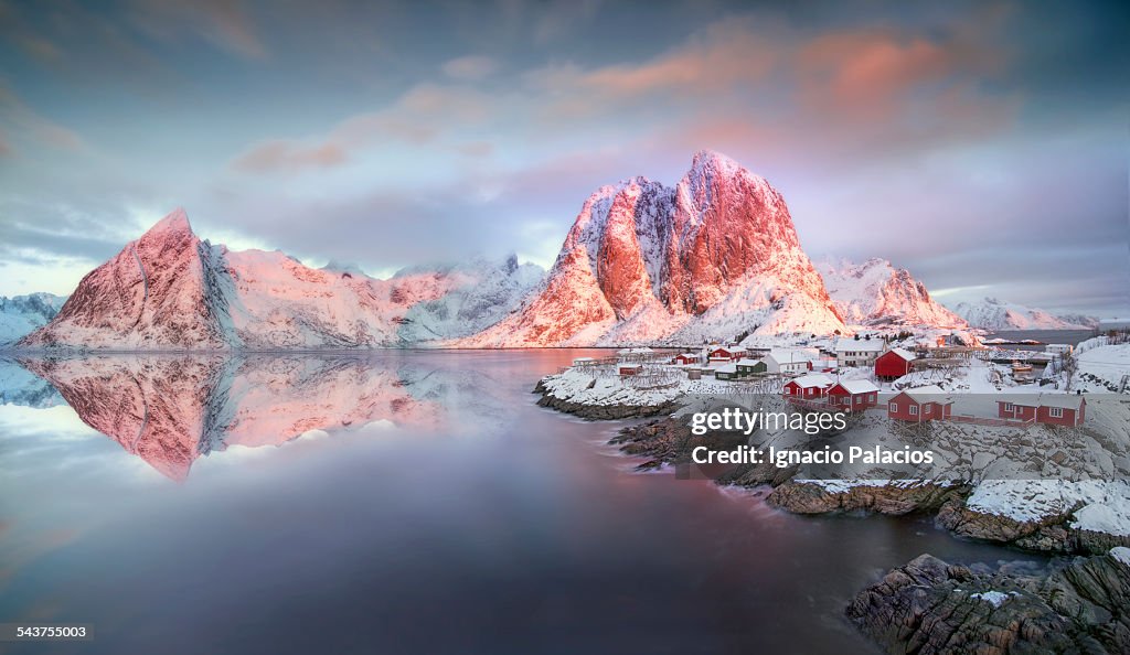 Hamnoy sunrise and fishermen cabins