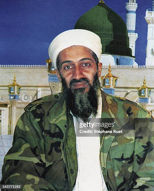 Portrait de Ben Laden en treillis militaire.