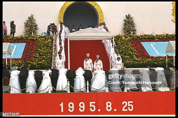 Marriage Reverant Moon 247 Reverend Moon Stock Photos, High-Res Pictures, and Images - Getty ...