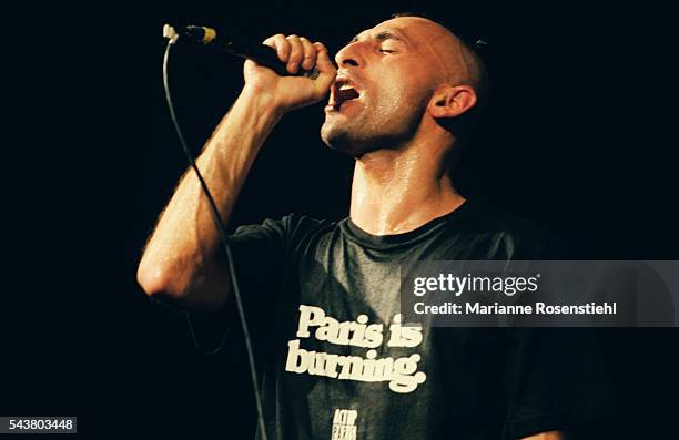 French singer Kmar Gulbenkian of fusion rock group "No One Is Innocent" in concert at the Elysée Montmartre.