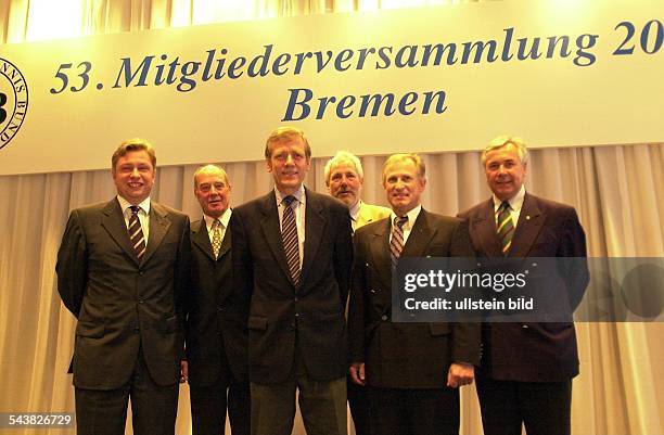 Deutscher Tennisbund Präsidium : Günther Lang , Peter Gorka , Dr.Georg Freiherr von Waldenfels , Ulrich Kroeker , Rolf Schmid, Lothar Schrögel . .