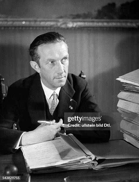 Julius Lippert Photos and Premium High Res Pictures Getty Images