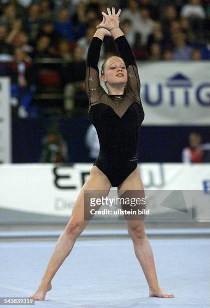 Lisa Brüggemann *- Sportlerin, Turnen, D nach Kür im Bodenturnen, Bronzemedaille, DTB-Pokal in Stuttgart Einzelaufnahme .