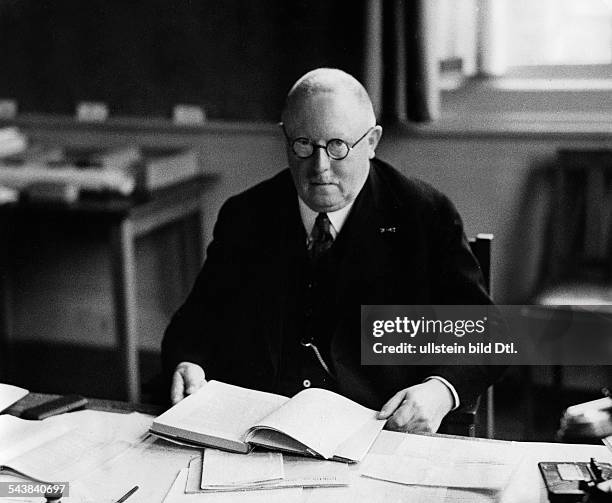 Keesom Examples Willem Hendrik Keesom Photos and Premium High Res Pictures - Getty Images