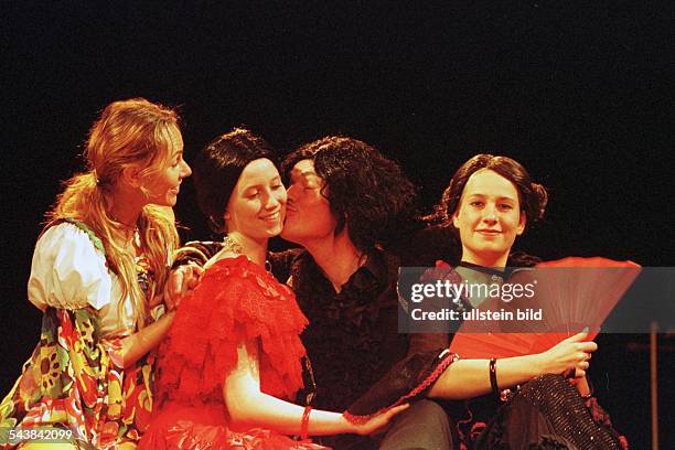 Am 5.5.2000 wird die Premiere von Arthur Boskamps Komödie "Don Juans zweite Frau" im Hamburger St. Pauli Theater stattfinden. Auf der Bühne die...