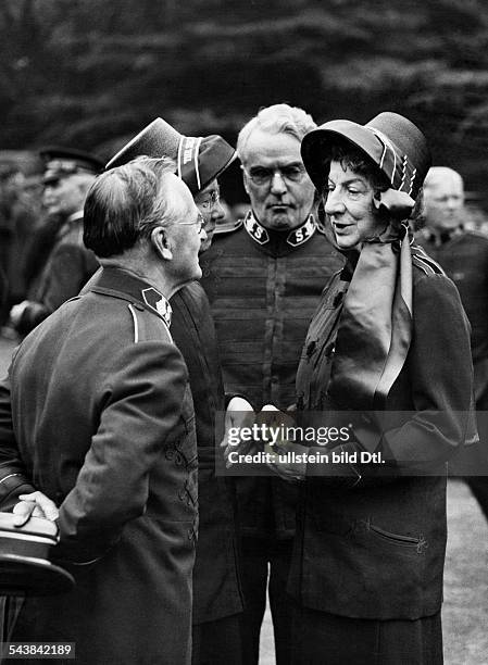 72 Evangeline Booth Stock Photos, HighRes Pictures, and Images Getty