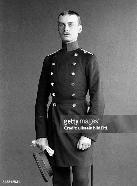 Prussia, Frederick Charles Prince of - Germany*14.11.1865-+ Half length - Photographer: Reichard & Lindner- 1886Vintage property of ullstein bild