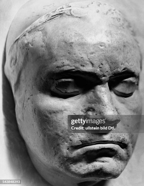 Beethoven, Ludwig van - Composer, Germany*17.12.1770-26.03.1827+- Death mask- undated- Photographer: Eckelt- Published by: 'Berliner Anzeiger'...